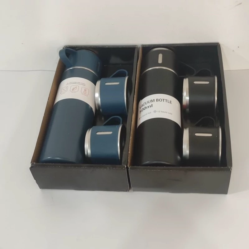 فلاسک مدل کادویی VACUUM FLASK SET گنجایش 0.5 لیتر به همراه 3 لیوان