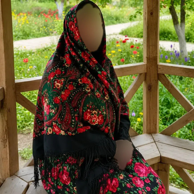 روسری ترکمنی پشمی اصل پاولوا پوزاد مدل مستانه قواره بزرگ
